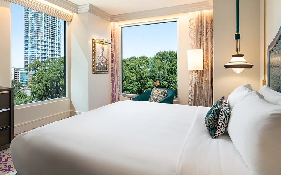 Signature Suite Bed & Bedding Sets